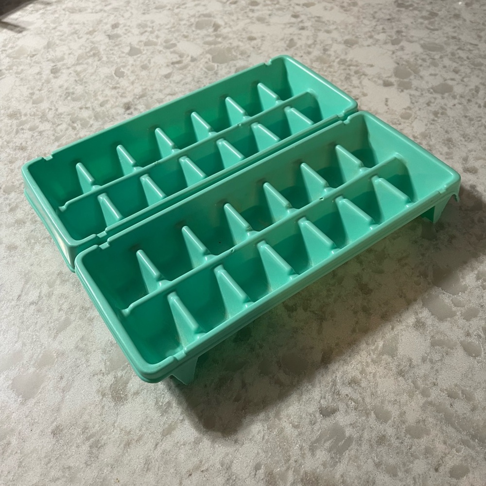 Blue/Green stackable Ice Cube Tray